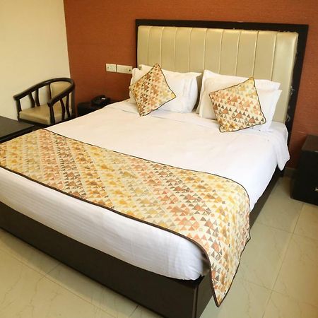 Hotel Deviram Palace Agra  Eksteriør bilde