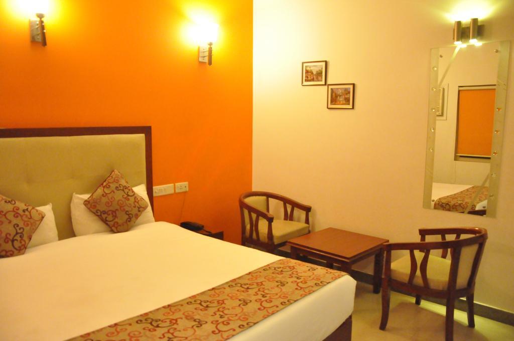 Hotel Deviram Palace Agra  Eksteriør bilde